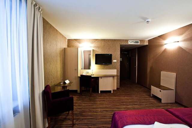 Отель Hotel Natura Residence Business&SPA Севеж-44